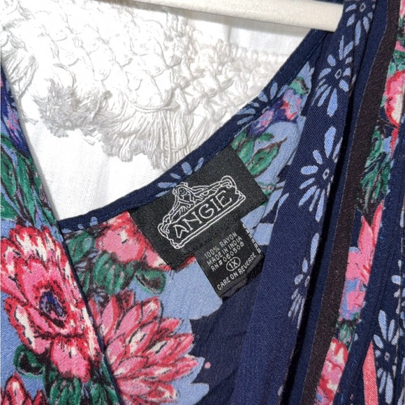 Angie Floral Tank Top - Navy and Pink - Picture 3 of 3